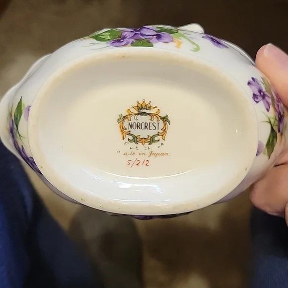 Norcrest small floral Basket - Picture 6 of 6